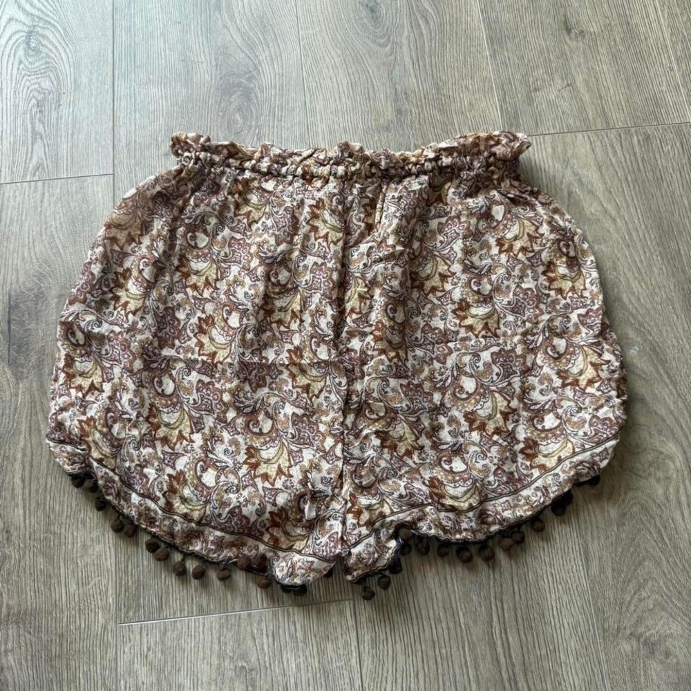 Nasty Gal Paisley Boho Festival Shorts Pom Pom Tassel High Waist Size 6 - Picture 4 of 4